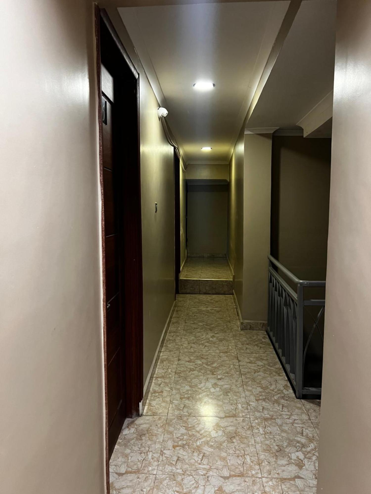 K27 Premier Backpackers Hostel Дар ес Саалам Екстериор снимка