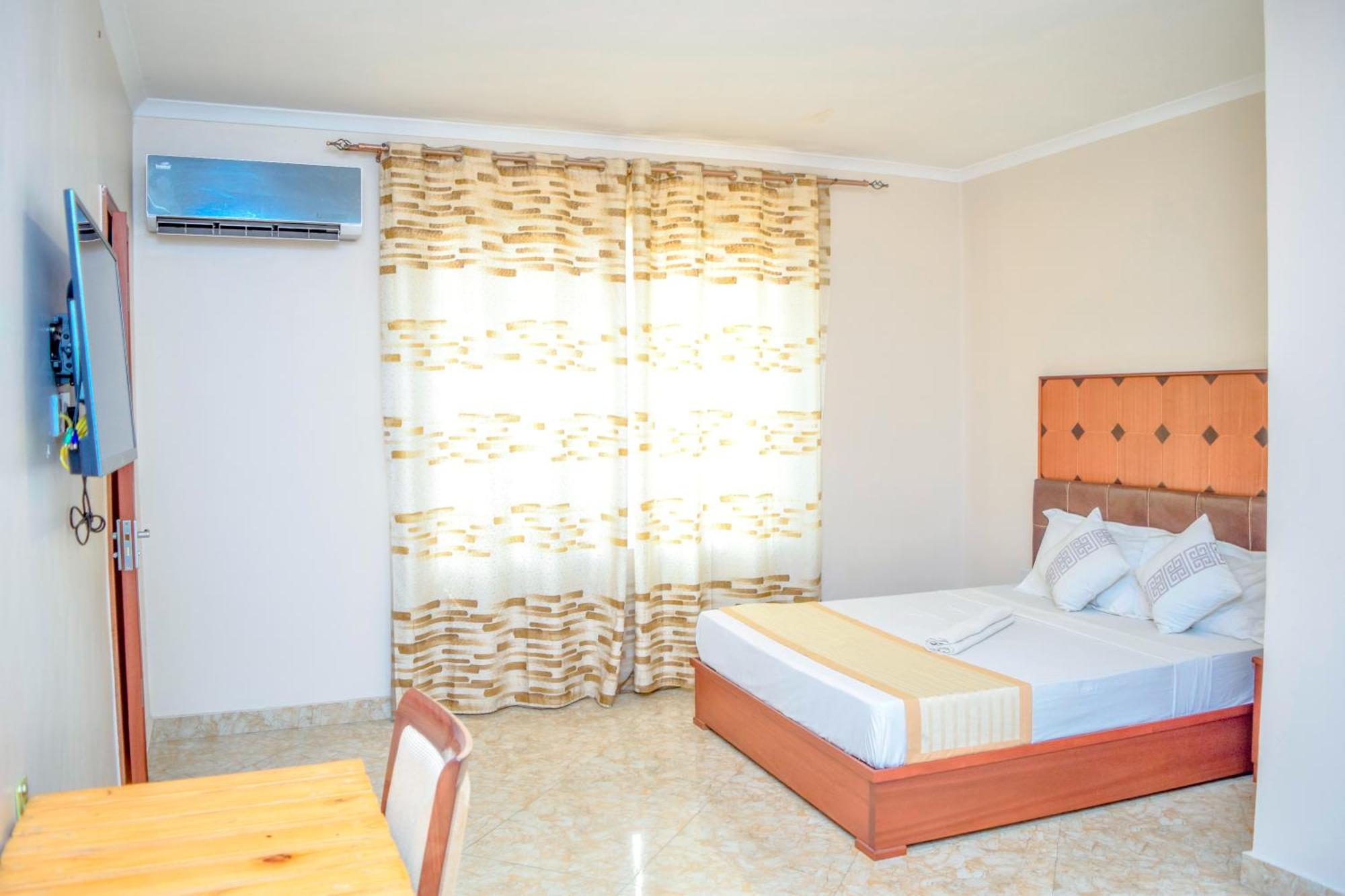 K27 Premier Backpackers Hostel Дар ес Саалам Екстериор снимка