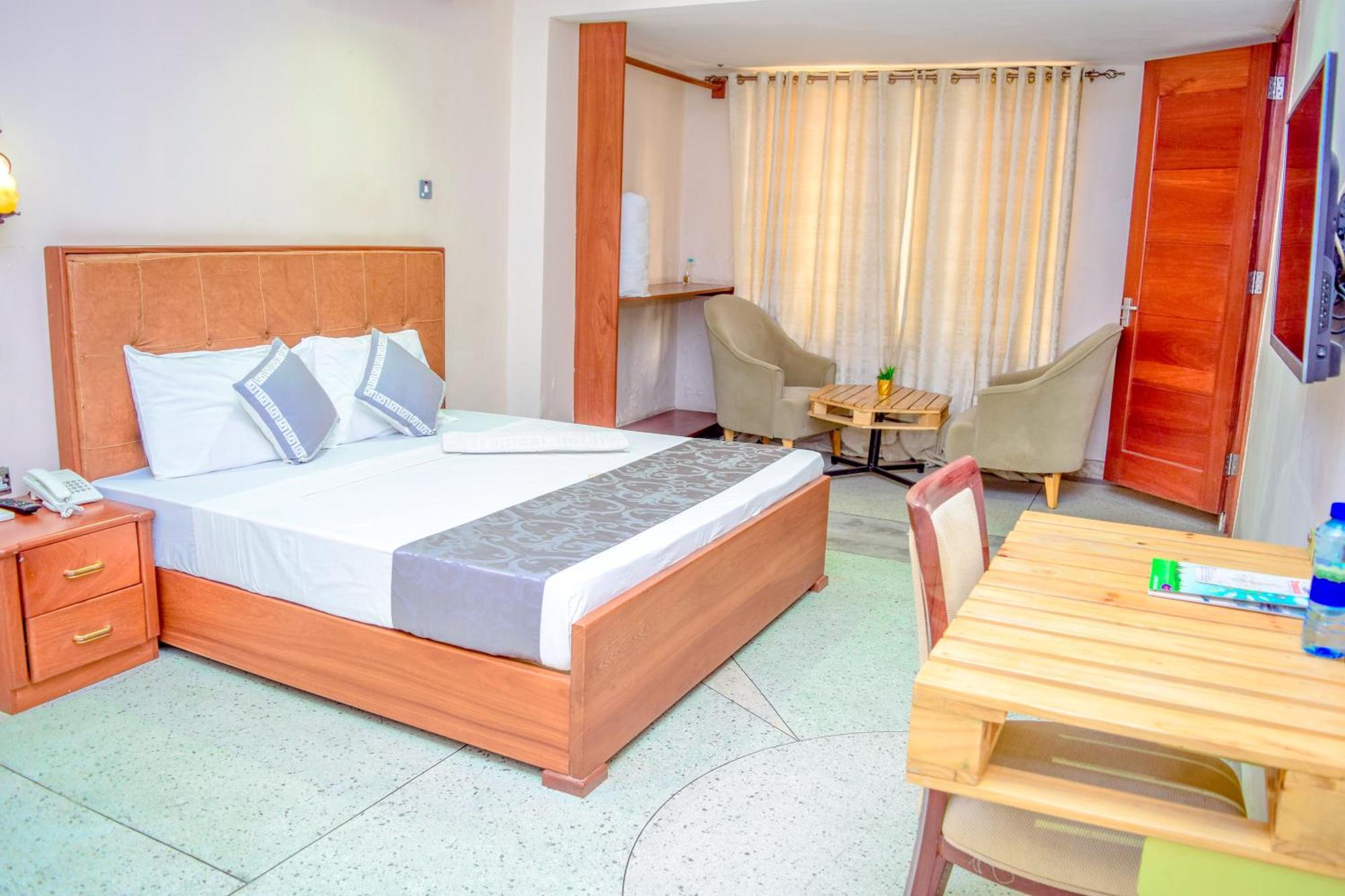 K27 Premier Backpackers Hostel Дар ес Саалам Екстериор снимка