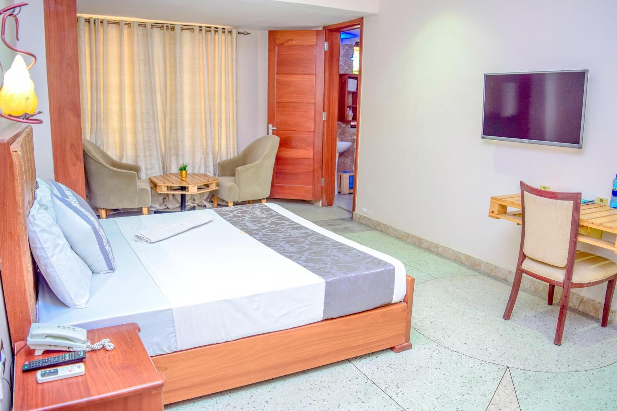 K27 Premier Backpackers Hostel Дар ес Саалам Екстериор снимка