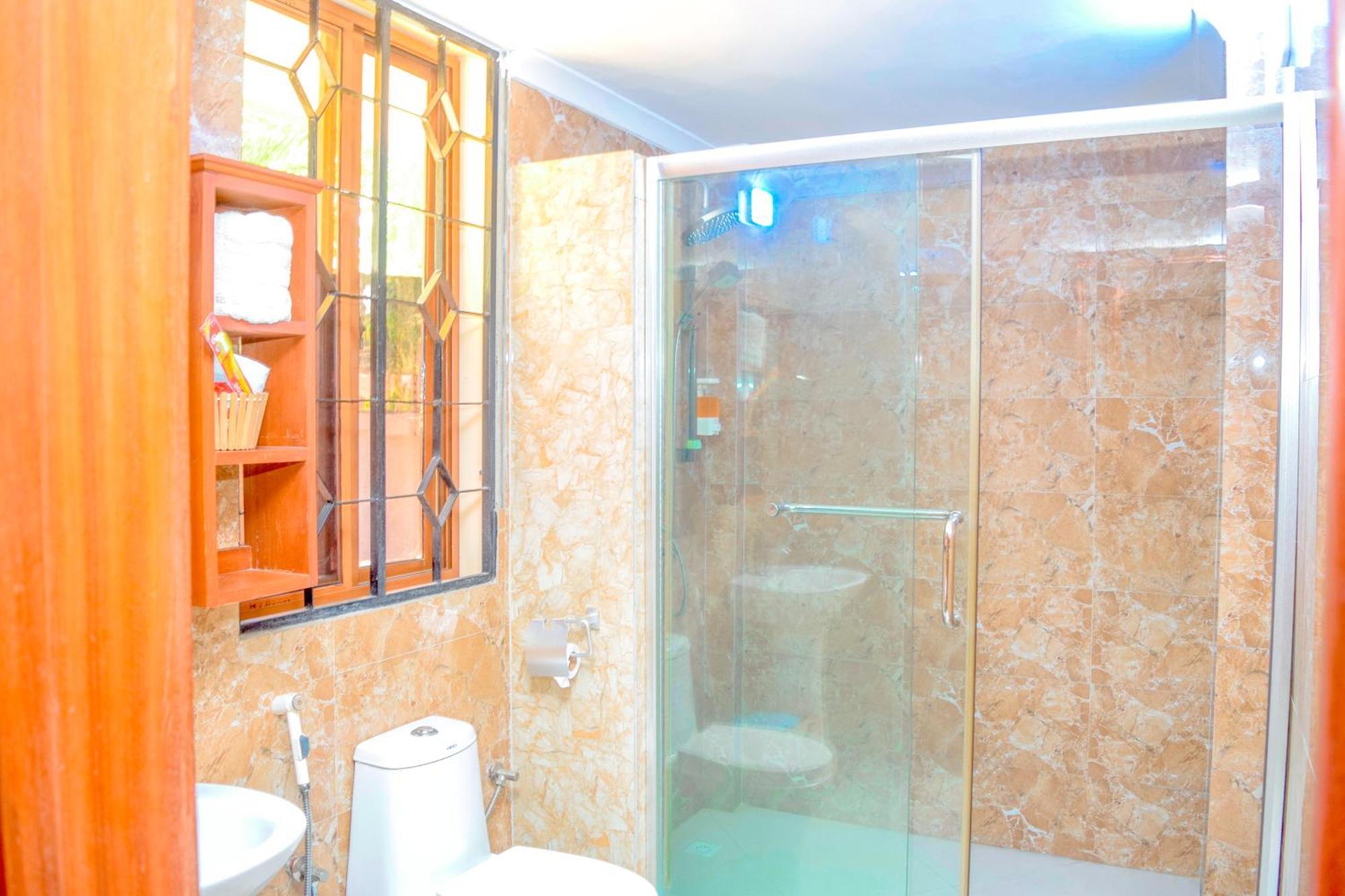 K27 Premier Backpackers Hostel Дар ес Саалам Екстериор снимка